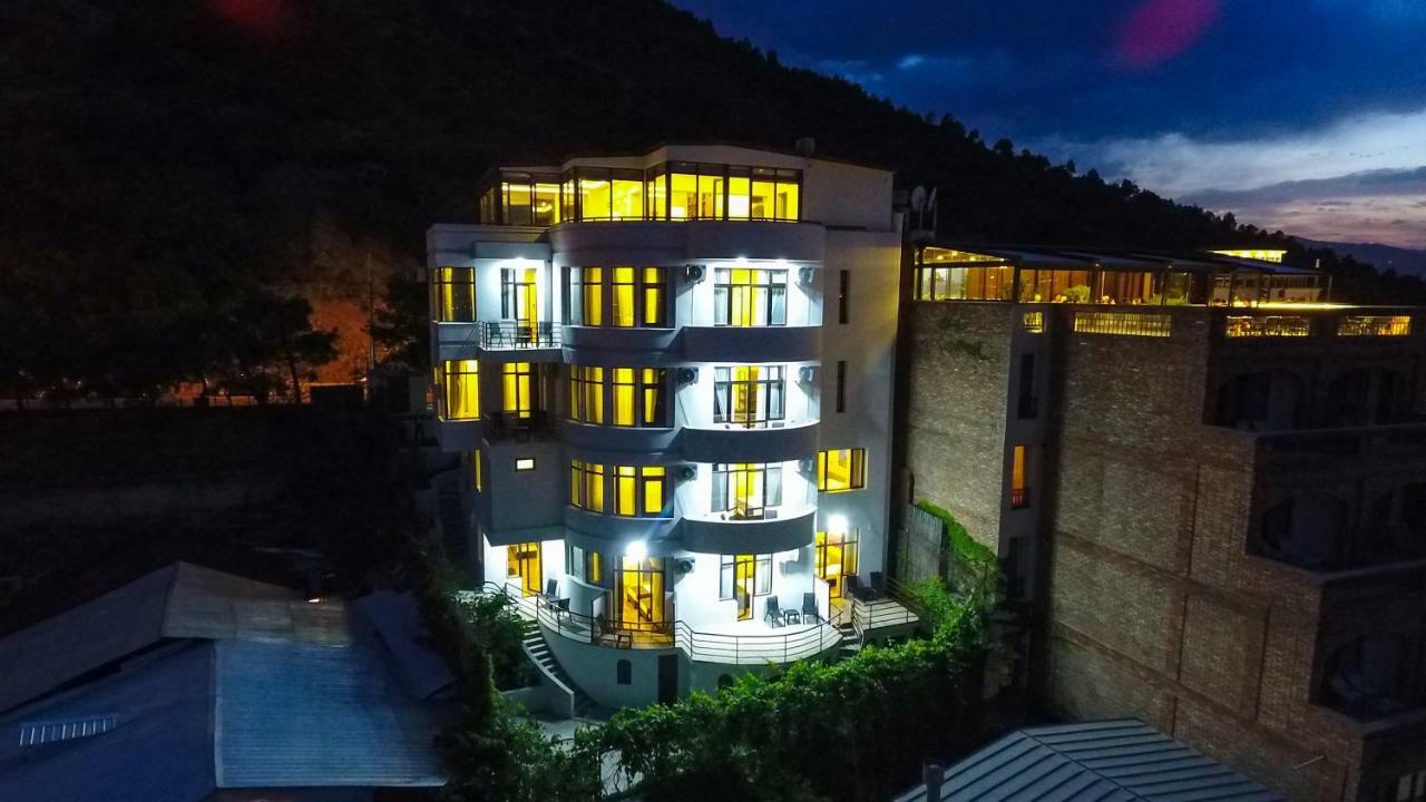 Vista Hotel Tbilisi Bagian luar foto